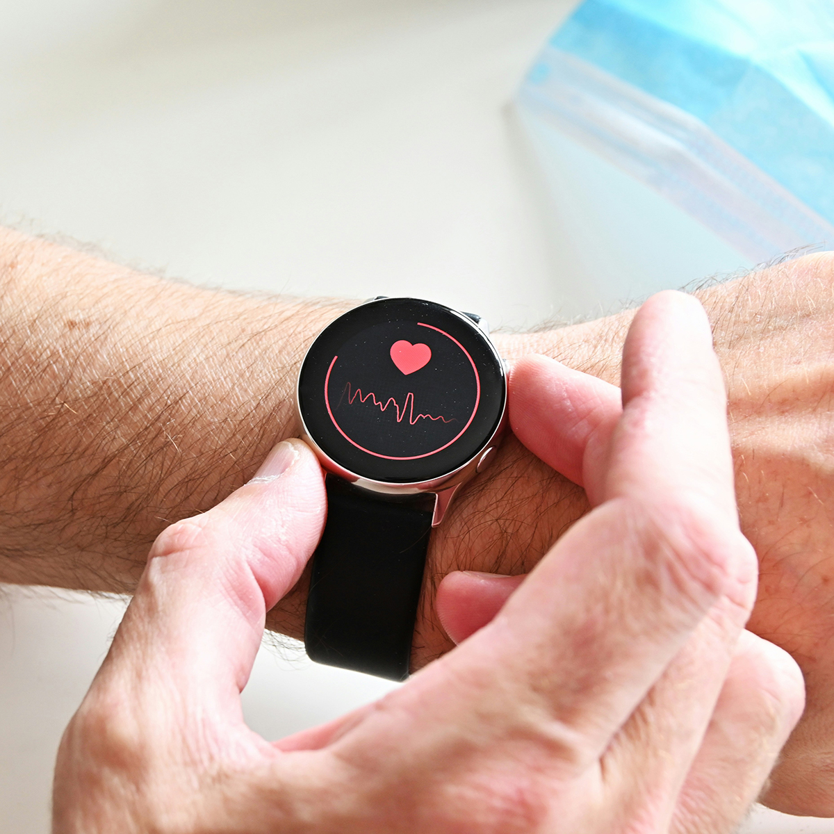 Mobility & Tech Best Mobile Medical Alerts for Active Seniors