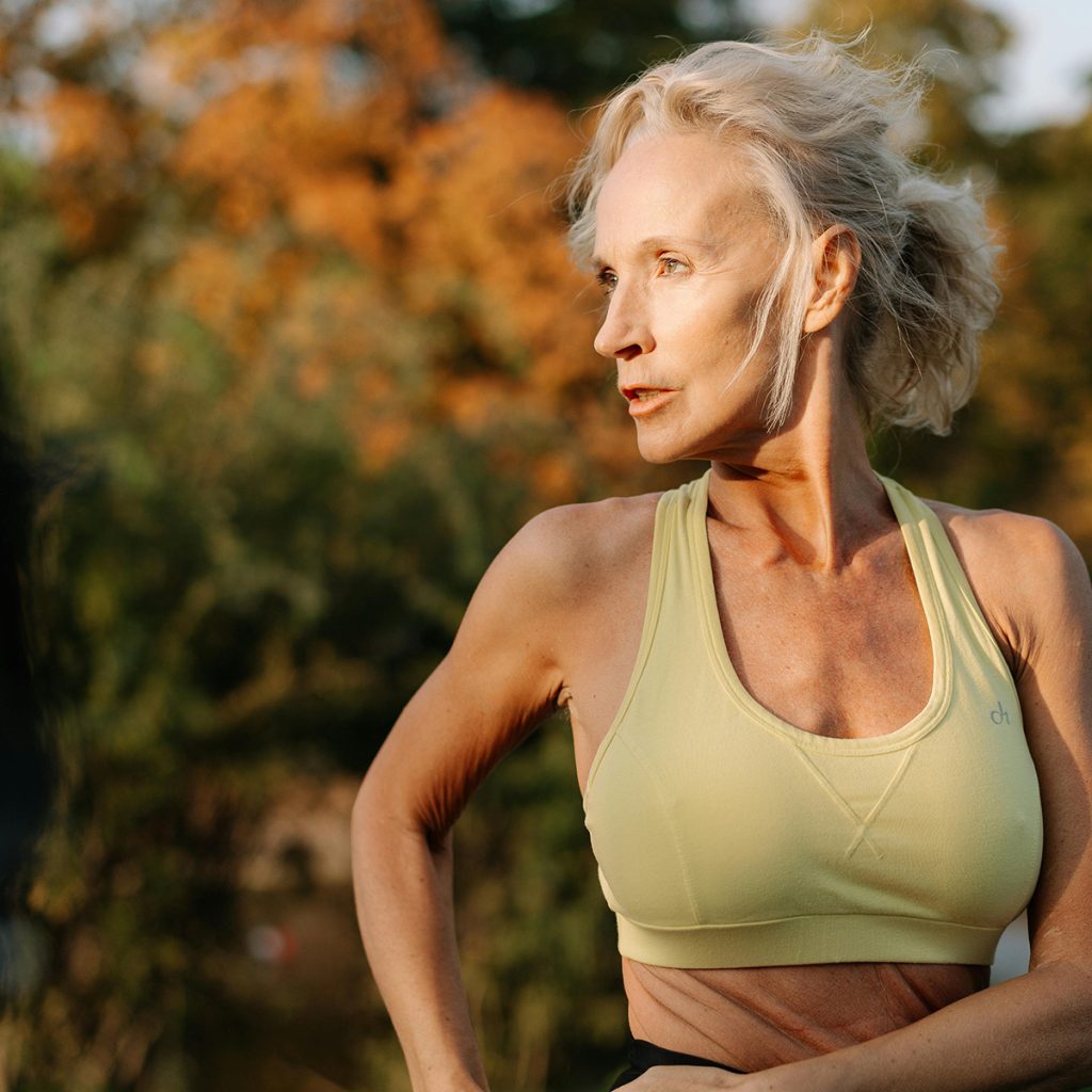 Review: 5 Best Adaptive Bras for Seniors with Arthritis pexels cottonbro 6293247
