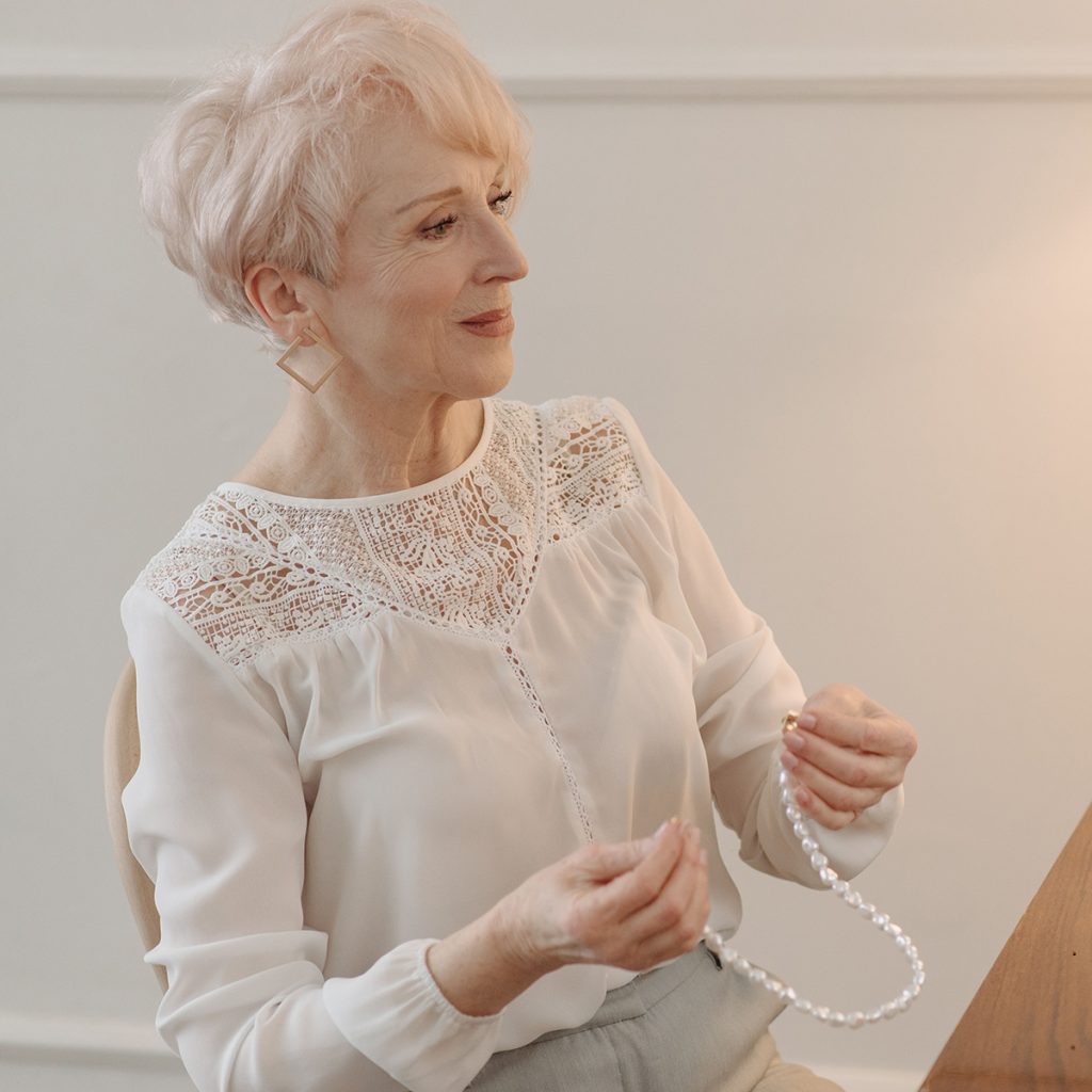Review of Smart Jewelry for Senior Safety pexels pavel danilyuk 6874142